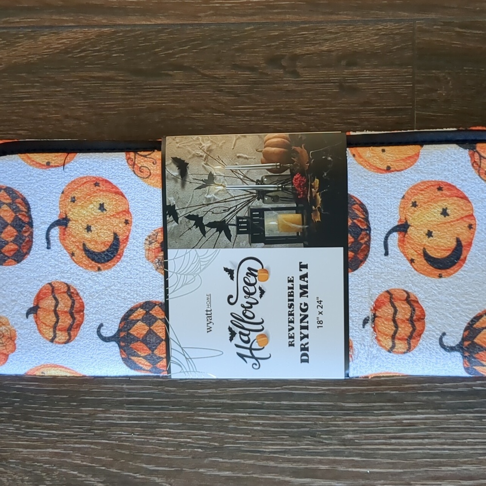 Wyatt Home Reversible Drying Mat 18X24 Halloween pumpkin pattern. NEW